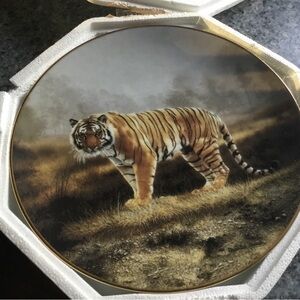 Majestic Tiger Art Plate